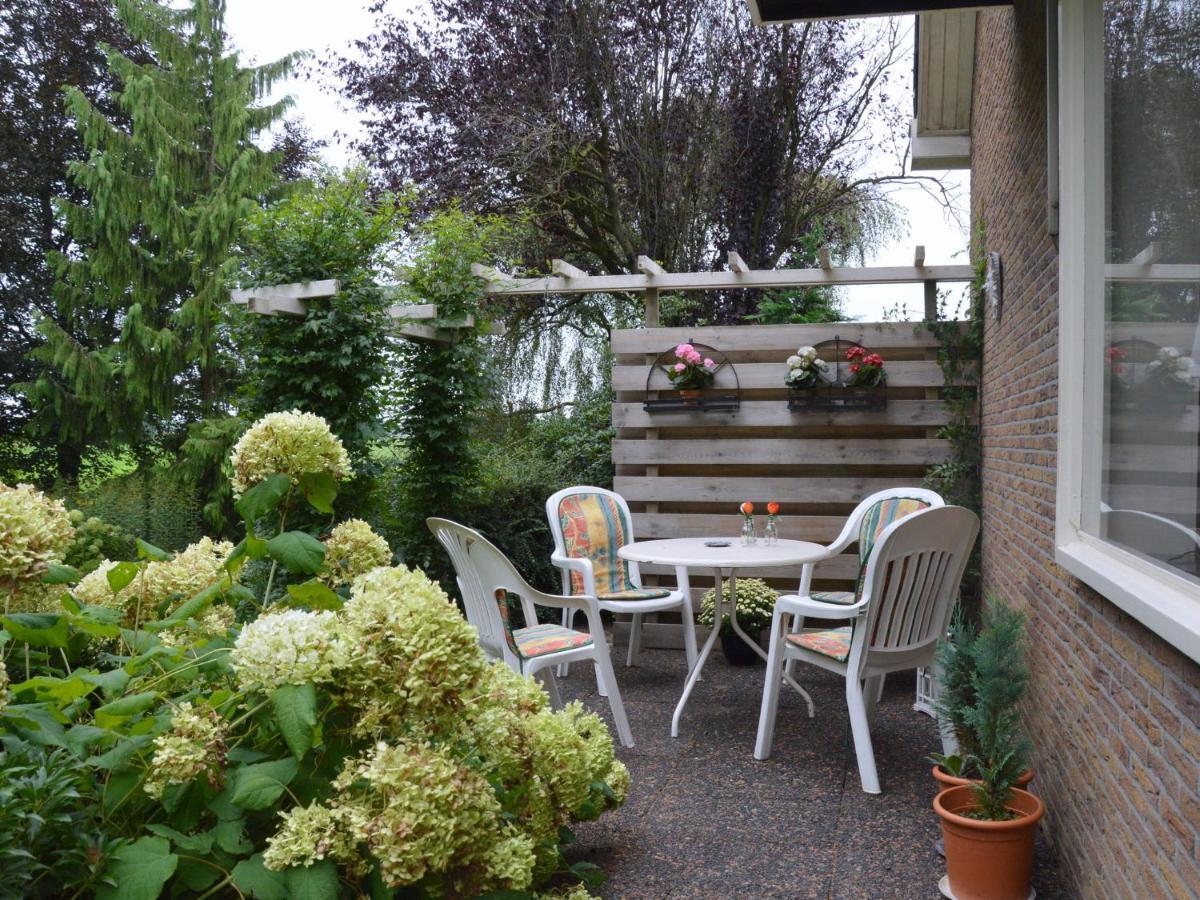Cozy Vacation Home With A Private Garden Mantinge Экстерьер фото